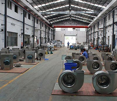 離心風(fēng)機(jī)的生產(chǎn)車間 離心風(fēng)機(jī)的生產(chǎn)車間